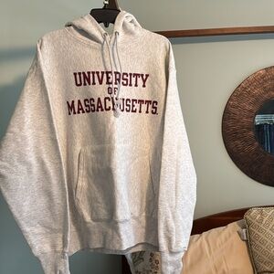 UNIVERSITY OF MASSACHUSETTS REVERSE WEAVE HOODIE - GREY LARGE